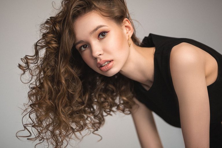 Effortlessly Stylish: Must-Follow Fashion Tips for Girls