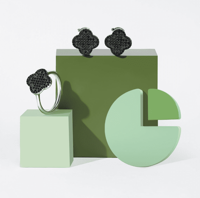 Embrace Elegance: Discover the Minimal Jewelry Collection